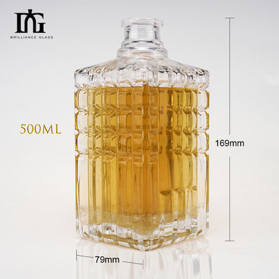 Garrafas de vinho com cortiça de vidro transparente de grãos verticais congelados