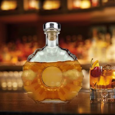 Garrafa de vodka de vidro transparente personalizada 700ml com gravura e estampagem a quente