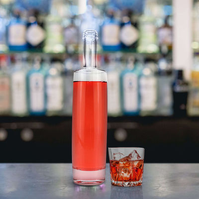 Material de base Vidro Garrafas redondas de vidro personalizadas 500 ml 750 ml para vinho Água de bebida alcoólica