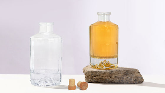 Garrafas de álcool OEM/ODM aceitáveis para Vodka Whisky Rum Gin Brandy em diferentes tamanhos