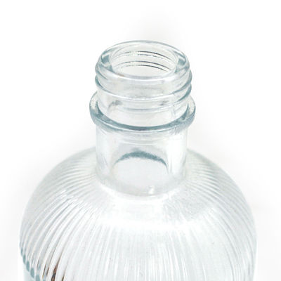 Capacidade 250 ml/350 ml/500 ml/550 ml/650 ml/700 ml/750 ml Garrafa de gin de vidro para bebidas