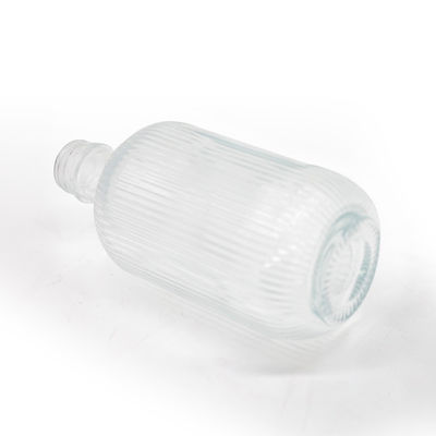 Capacidade 250 ml/350 ml/500 ml/550 ml/650 ml/700 ml/750 ml Garrafa de gin de vidro para bebidas