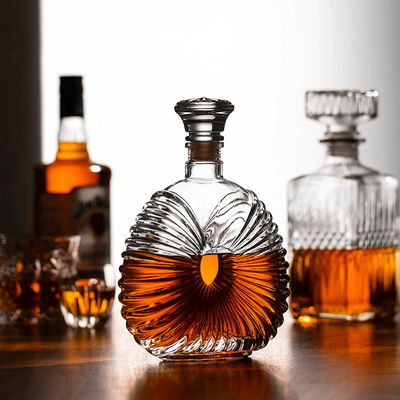Garrafa de vidro redonda em relevo de 500 ml para licor brandy vodka whisky gin rum design personalizado