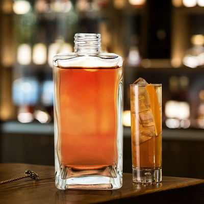 Botão de vidro transparente e vazio de 700 ml para whisky, vodka e tequila