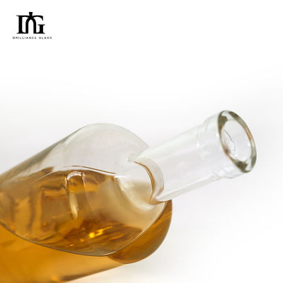 Serigrafia e estampação a quente em garrafas de vidro de 300 ml com rolha de cortiça gravada