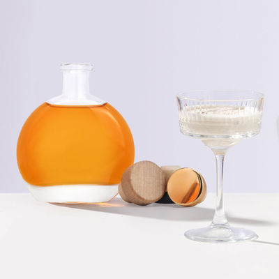 Garrafa de vidro de 500 ml gravada para gin e brandy de rum final em forma única