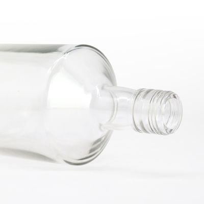 Garrafa de vidro transparente para bebidas alcoólicas Tipo de vedação CORK OEM/ODM Aceitável 700ml