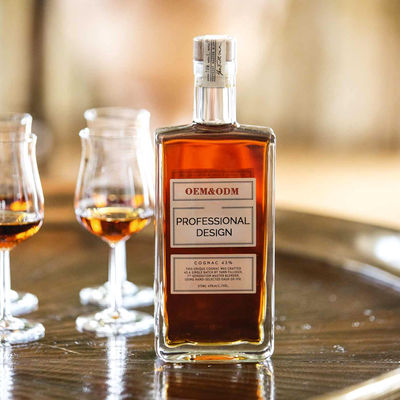 Bebidas carbonatadas Garrafa de vidro com rolha de cortiça 750 ml 500 ml Whisky Rum Gin Tequila Brandy Spirits