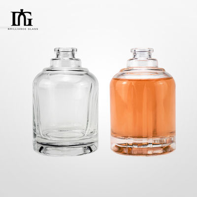 25OZ garrafa redonda de bebidas alcoólicas com design de painel reto e punho único de pistola de vidro