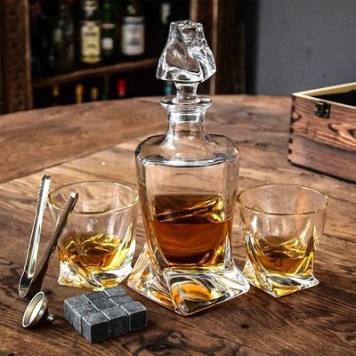 Em forma de 500 ml/700 ml/750 ml Capacidade líquidos vazios claros Bebidas Garrafas de vidro para gin