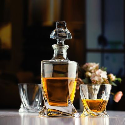 Em forma de 500 ml/700 ml/750 ml Capacidade líquidos vazios claros Bebidas Garrafas de vidro para gin